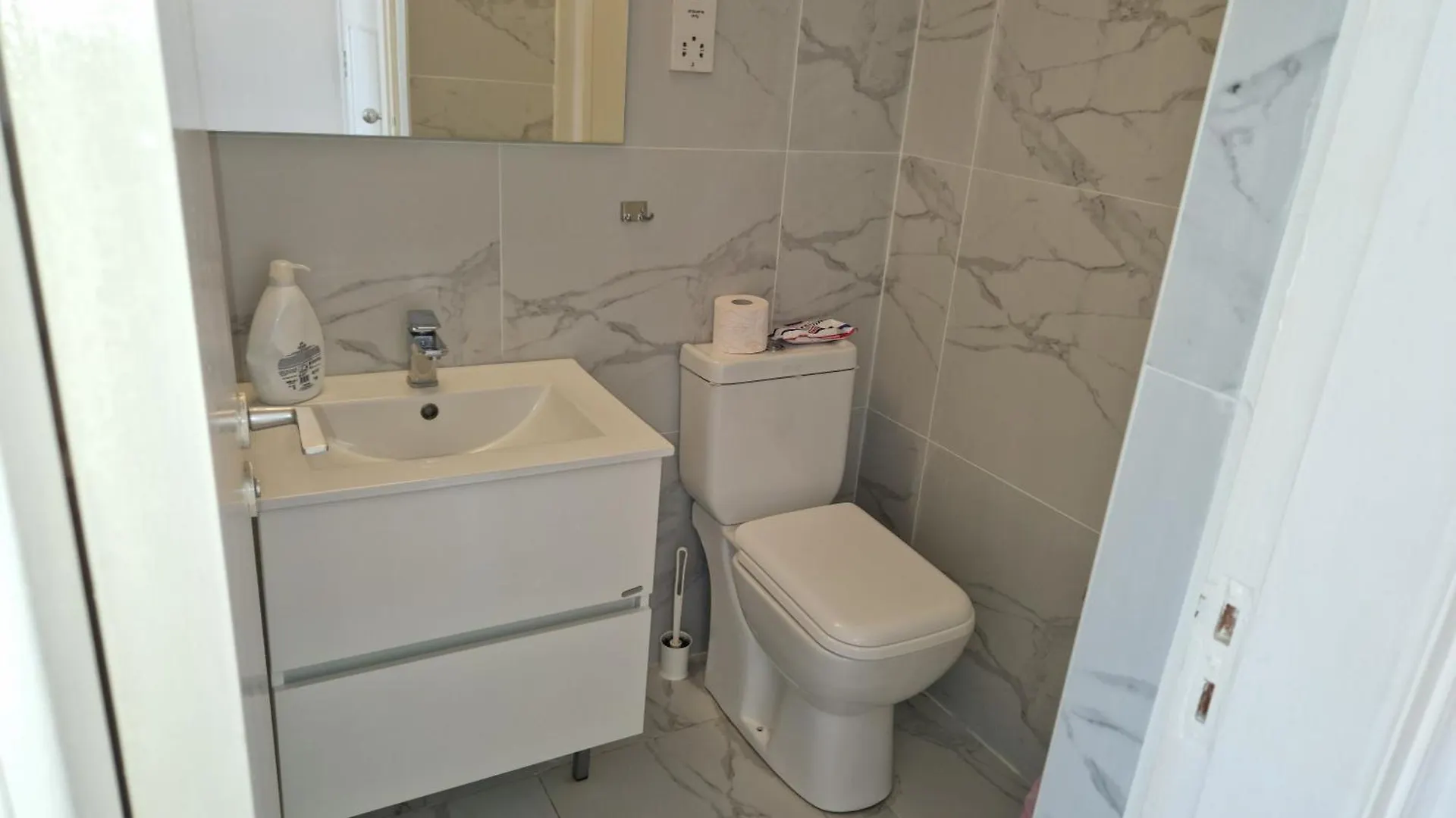 Kolonaki Seaview Apartments Larnaca